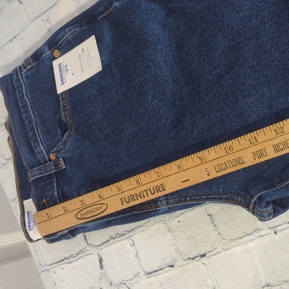 NWT Levi's Denizen Boyfriend Jeans in Classic Blue Jeans Size 4/27 - Picture 7 of 9